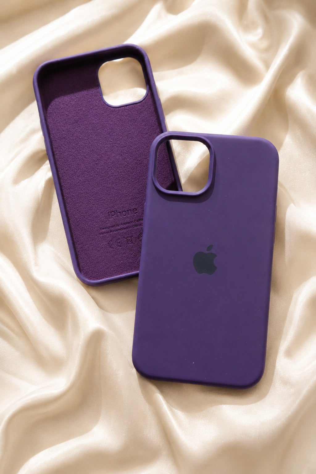 Official Apple Silicone Case for iPhone 14